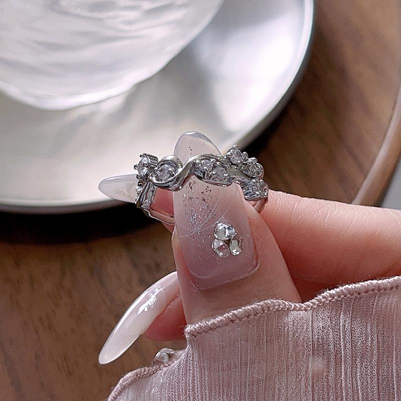 Оригинальный дизайн Нишевый Высокое качество Холодный стиль Личность Циркон Мода Французский Неправильное Открытие Кольцо Женское