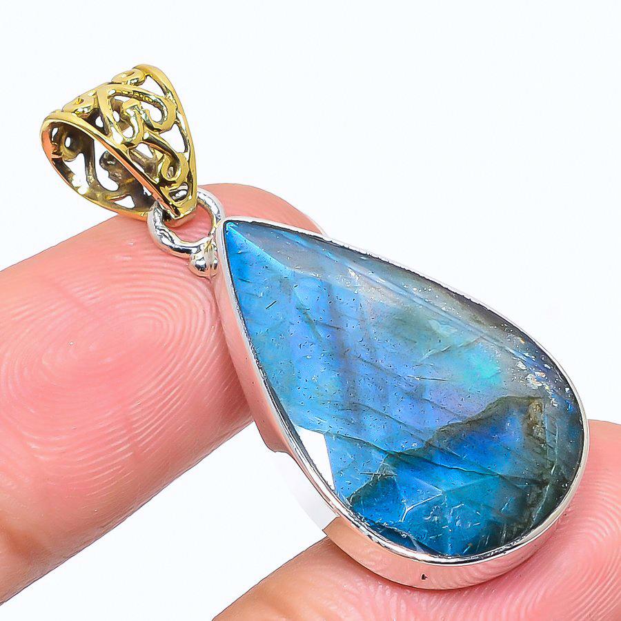 Natural Labradorite Gemstone 925 Sterling Silver Two Tone Pendant 1.73" W6l76