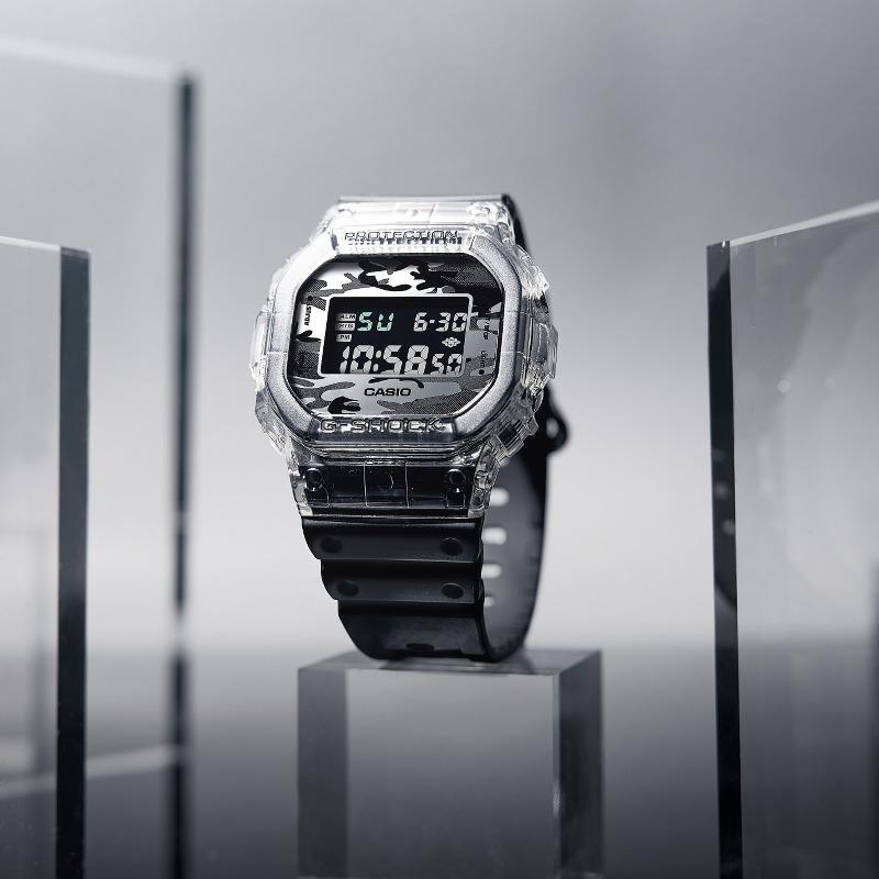 Casio Мужские часы G-SHOCK из смолы, водонепроницаемые 200 м, цифровые, ударопрочные, кварцевые, DW-5600SKC-1