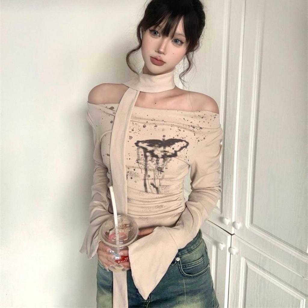 2KWEIRD Japanese Y2k Off Shoulder Tops With Scarf Trashy 2000s Style Graffiti Print T-shirt Vintage Harajuku Flare Sleeve Tops