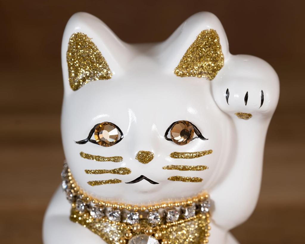 Кошка на удачу, ювелирное изделие, кошка-левша, кошка на удачу, кошка Манеки, украшение фэн-шуй, коробка для пожертвований, белая (S-РАЗМЕР Белый) Поднятый/Керамика_Счастливый (jw_S