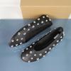 Модный дизайнер Весенняя женская повседневная обувь Черные заклепки Мягкая кожа Винтажная Удобная Неглубокая Уличная Обувь Слипоны Женские Балетки