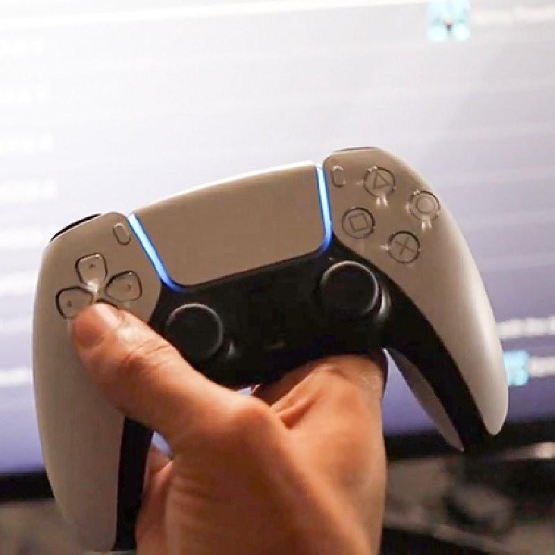 Легкий портативный контроллер для PS5, разработанный для оптимальной производительности на PS4, ПК и устройствах Android
