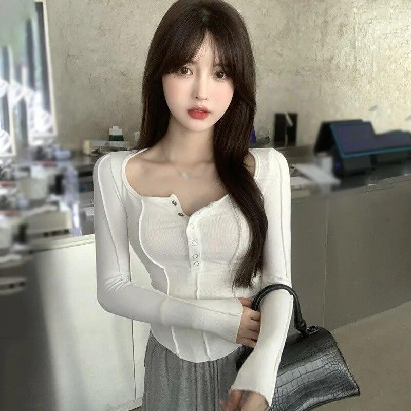 Knitted Top for Women Long Sleeve Slim Fit Casual Style Solid Color