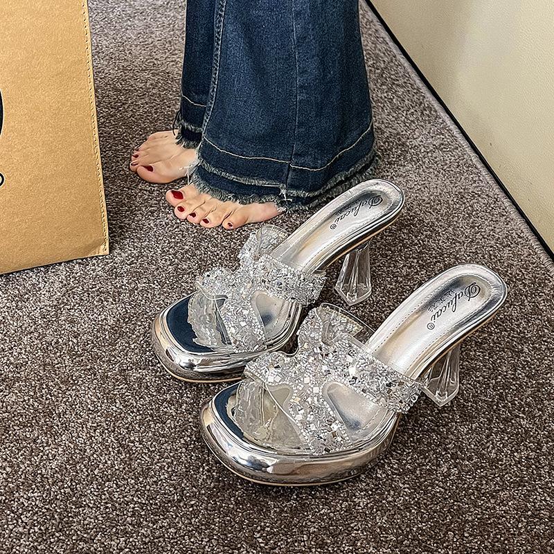 35-42 большие тапочки на высоком каблуке кристалл и водонепроницаемый стол лето 2025 новый сексуальный односимвольный дрэг