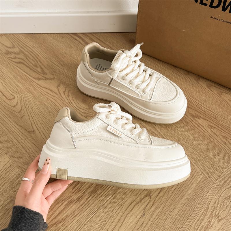 Студенческие белые туфли на платформе для женщин 2025 года, новые весенние и осенние модные универсальные легкие туфли для увеличения роста, спортивные туфли для сноуборда