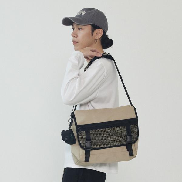 Apparel Basic Mesh Messenger Bag (Beige), AM23B0804-7000021192