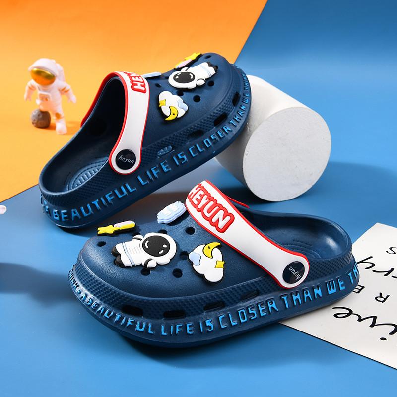 Стильные мультяшные детские туфли с отверстиями, дышащие летние сандалии для мальчиков и девочек, удобный дизайн из ЭВА