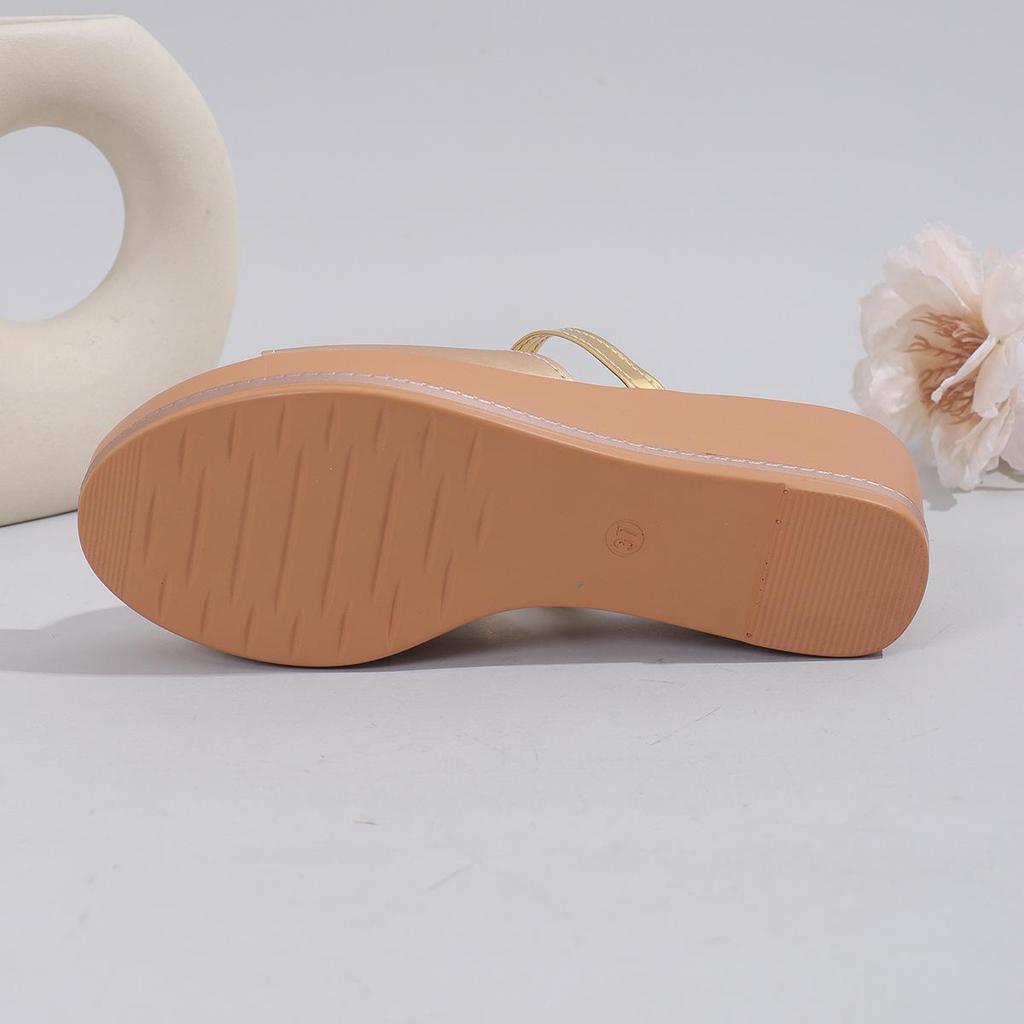 2024 Новые летние женские тапочки на танкетке с толстой подошвой: Повседневная обувь Cross-Border большого размера, увеличивающая рост