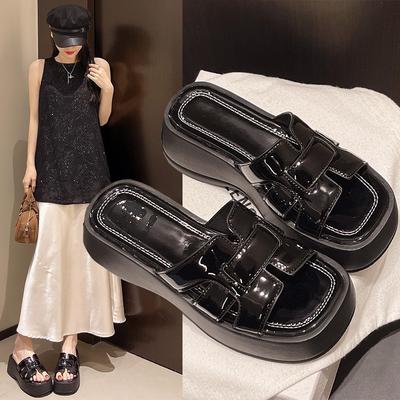 Премиальные шлепанцы на толстой подошве, женская летняя обувь, модный скошенный каблук, новые шлепанцы с одним ремешком для выхода в свет, пляжные прохладные шлепанцы