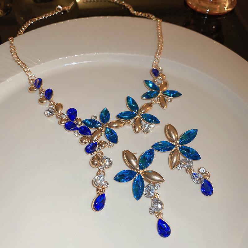 Винтажное ожерелье с цветком из стразов - Ретро придворный стиль, ключичная цепочка в легкой роскошной моде