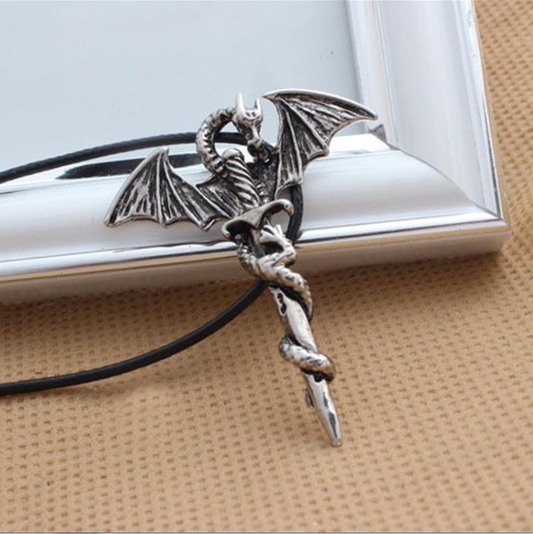 Кулон из нержавеющей стали в виде дракона захватившего меч