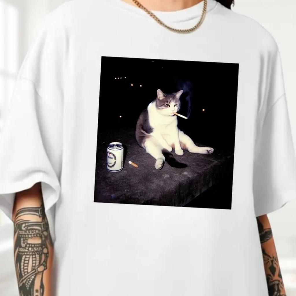 2025 Funny Smoking Cat Meme Graphic Tshirt Summer Fashion Leisure Highend Versatile Pure Unisexs Y2k Tshirt