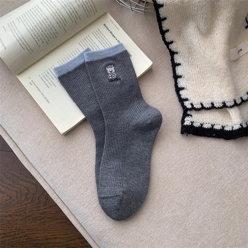 Grey Embroidered Cartoon Bear Mid-calf Socks for Women, Thick and Warm Woolen Socks for Autumn and Winter