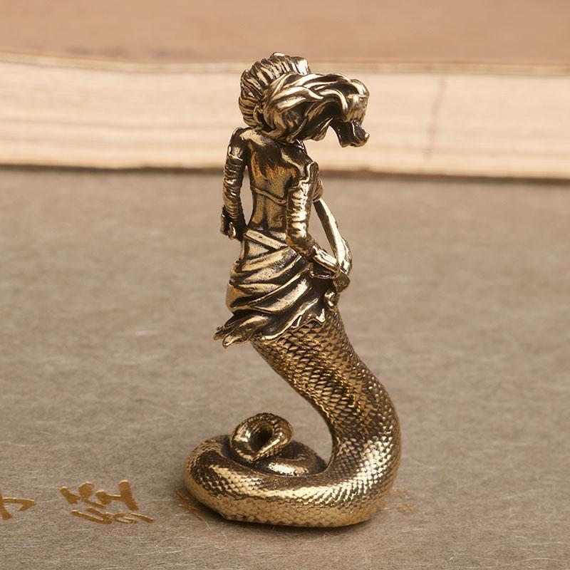 Brass Medusa Snaker Tea Pet Figurines Desk Decoration Home Decor Accessories for Living Room