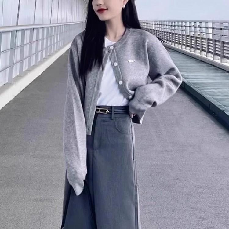 2025 Autumn and Winter New Design Sense Niche Long-Sleeved Knitted Sweater Jacket for Women Slim Fit and Slimming Casual Cardigan