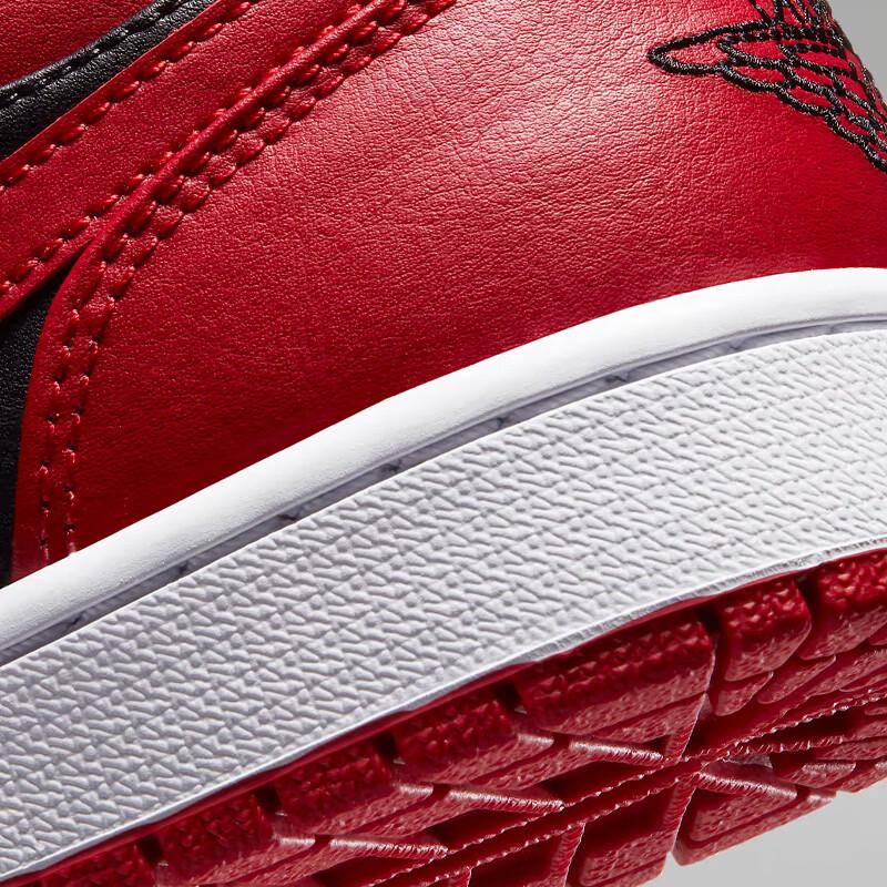 Jordan Кроссовки AJ1 Reverse Bred 'Год Лошади'