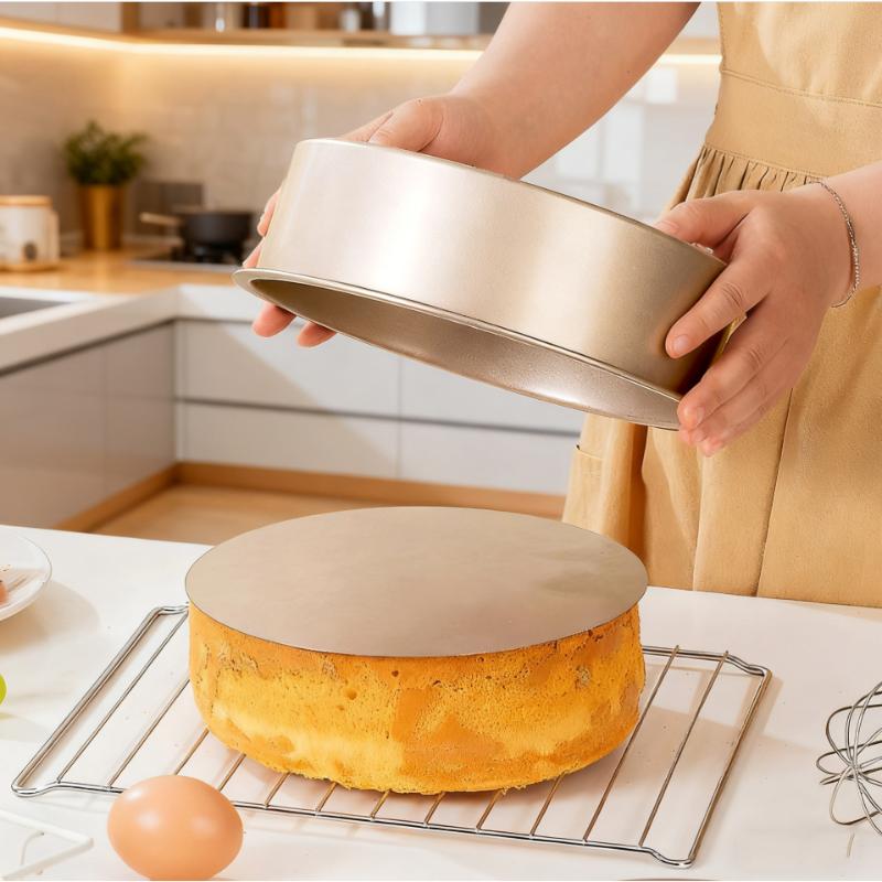 Round Cake Mold in Non-stick Aluminum Alloy with Removable Bottom Ideal for Professional Baking at Home