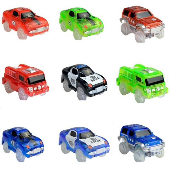 Набор игрушечных трековых аксессуаров Twisted Bend A Path с моторным освещением и светодиодными машинками для внедорожников