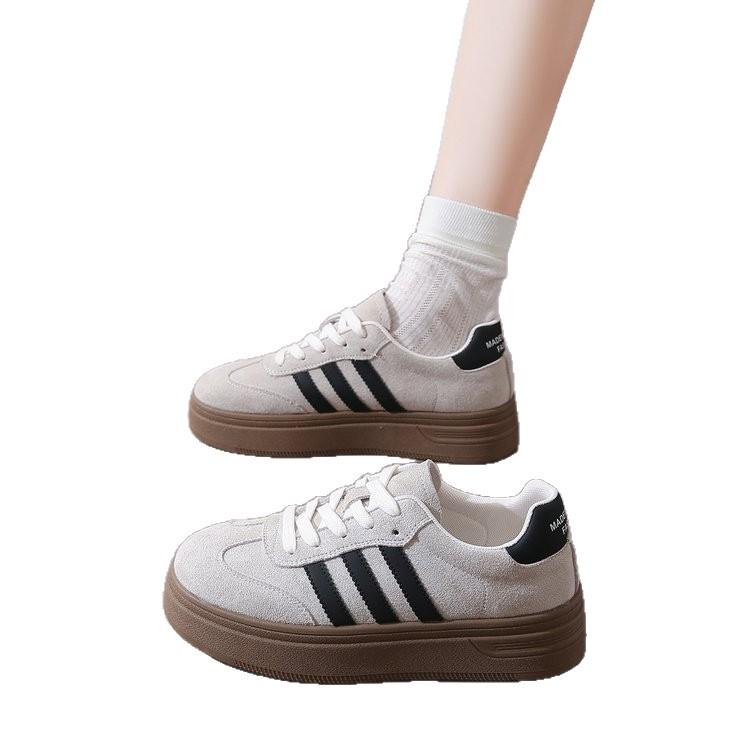 Маленькие белые туфли женские 2025 новые популярные весенне-летние сетчатые трендовые на платформе студенческие универсальные спортивно-повседневные женские туфли кеды