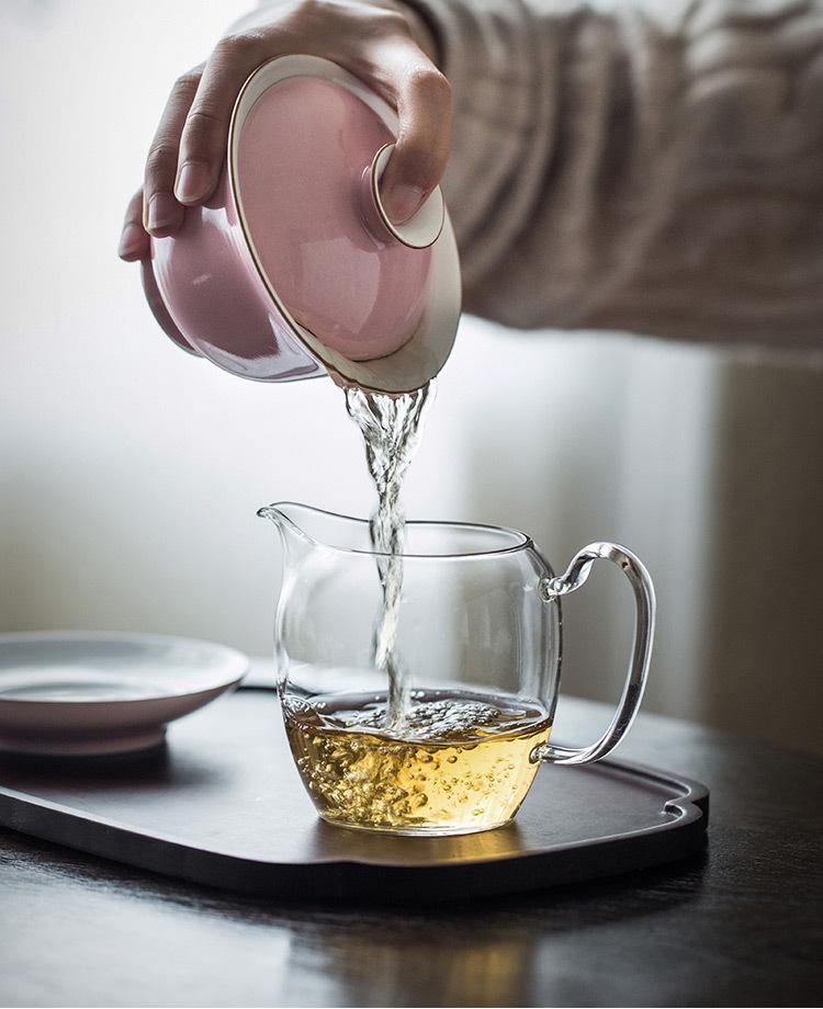 Японская утолщенная прозрачная чашка Гун Дао: Стеклянный кувшин для подачи с боковой ручкой для чая кунг-фу