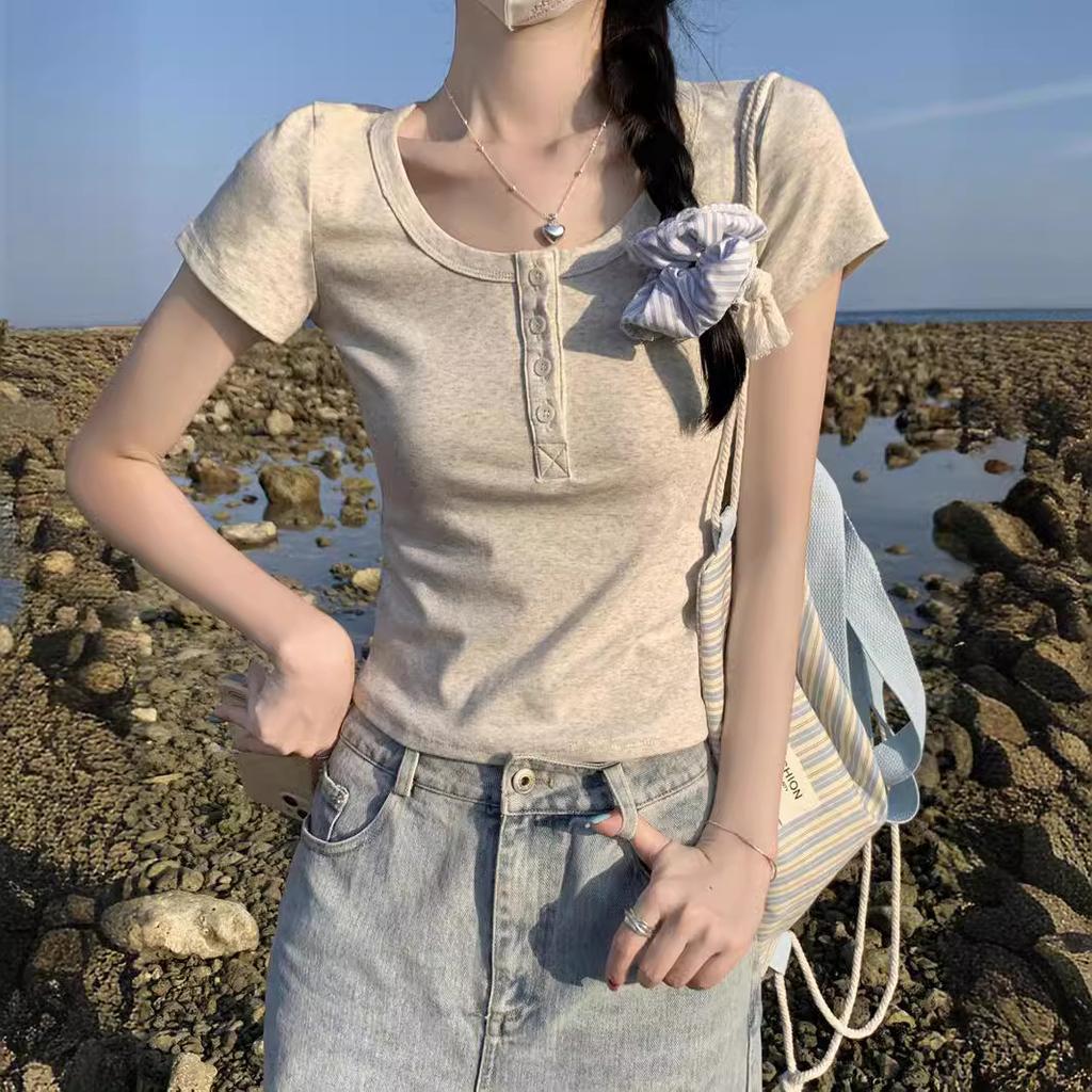 Женская футболка с U-образным вырезом, прямым плечом и коротким рукавом, летний новый стиль для женщин с открытой ключицей, облегающая короткая футболка, маленький шикарный топ