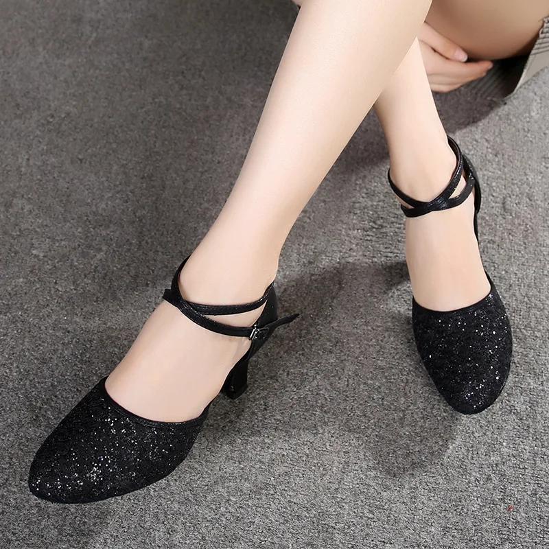 Модные туфли для современных танцев для женщин, туфли для латиноамериканских танцев с верхом из сетки с блестками, подошвой из мягкой замши и высокими каблуками, черные туфли