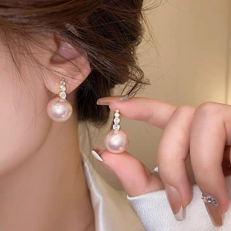 French Minimalist and Fashionable Pink Imitation Pearl Earrings