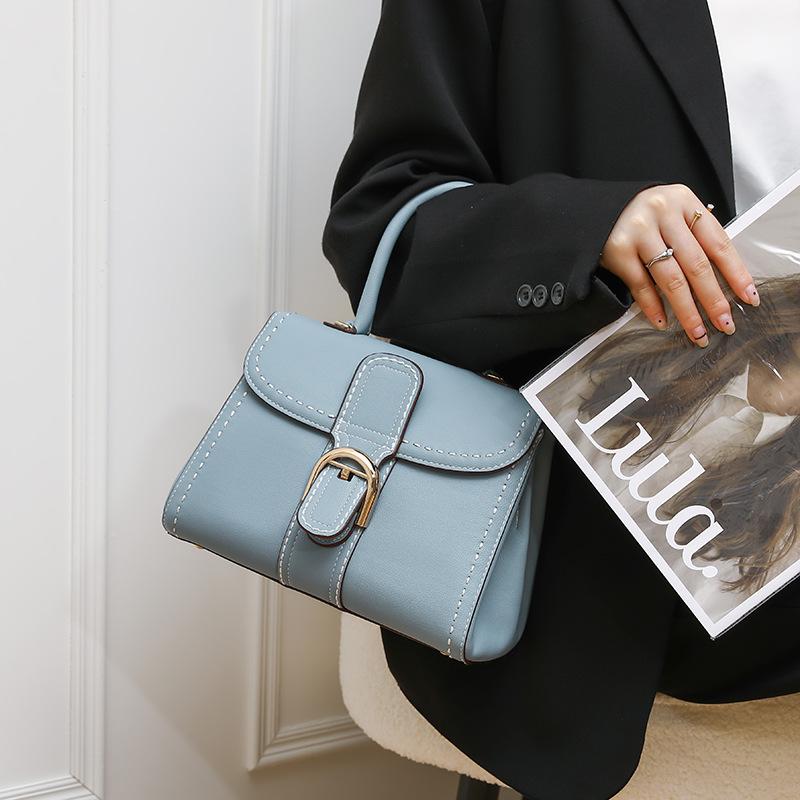 2024 New Niche High-End Stitched Fashion Handbag with High-Quality Horseshoe Buckle, Single-Shoulder Crossbody Small Square Bag