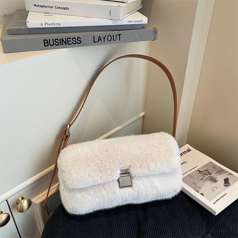Versatile Hand Carrying Baguette Bag Women's Autumn New High-end Texture Simple Casual Shoulder Armpit Bag