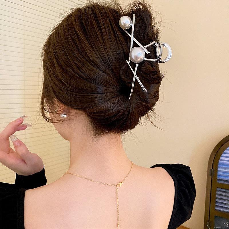 1pc Elegant Pearl Metal Hair Claw Clips Cross Shaped Designs Perfect for Chic Daily Glam Looks Minimalist Hair Accessories