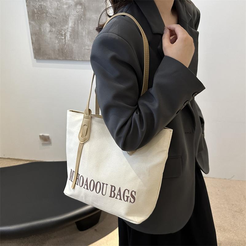Корейская версия модной сумки-тоут большой вместимости женская 2024 лето новая трендовая сумка через плечо простая повседневная сумка для поездок на работу