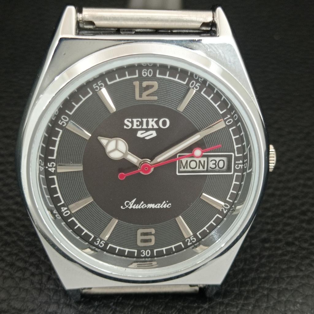 АВТОМАТИЧЕСКИЕ ВИНТАЖНЫЕ ВОССТАНОВЛЕННЫЕ МУЖСКИЕ ЧАСЫ SEIKO 5 ЯПОНИЯ ЧЕРНЫЙ ЦИФЕРБЛАТ a444355-1
