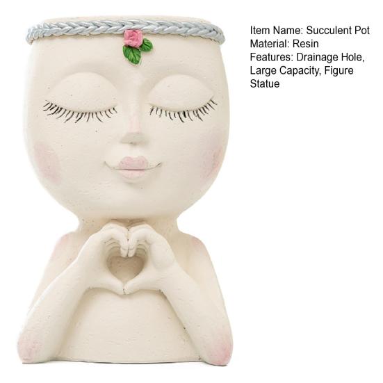 Суккулентный горшок Маленькая девочка с закрытыми глазами и жестом сердца Отверстие для дренажа Лицо