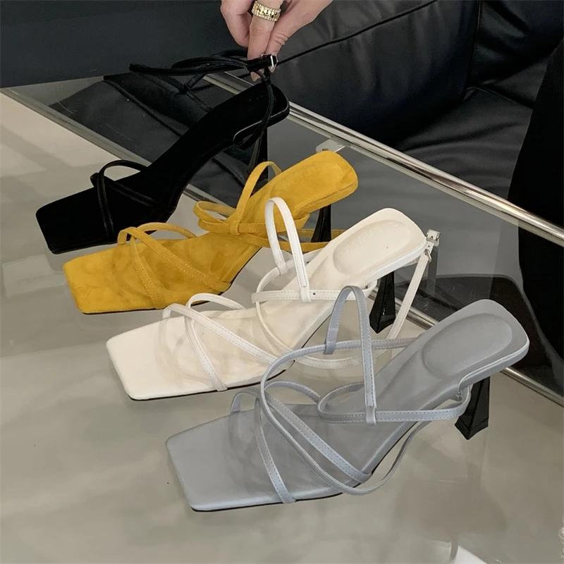 Мода Eilyken Модный дизайн Узкая полоска Тонкий высокий каблук Женские сандалии Летние с квадратным носком Ремешок с пряжкой Банкетные туфли для вечеринки