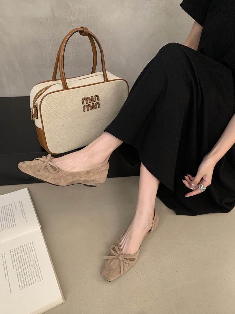 2025 autumn new shallow mouth single shoes Korean version temperament bow small square head side empty not tired feet women's shallow mouth single s