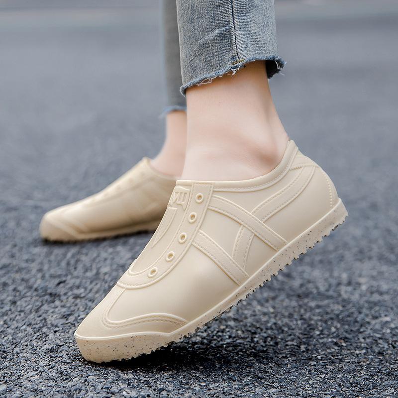 [Цельный] Весенне-осенние низкие водные туфли женские взрослые носят дождевые туфли студенческие с мелким вырезом резиновые туфли водные туфли женские