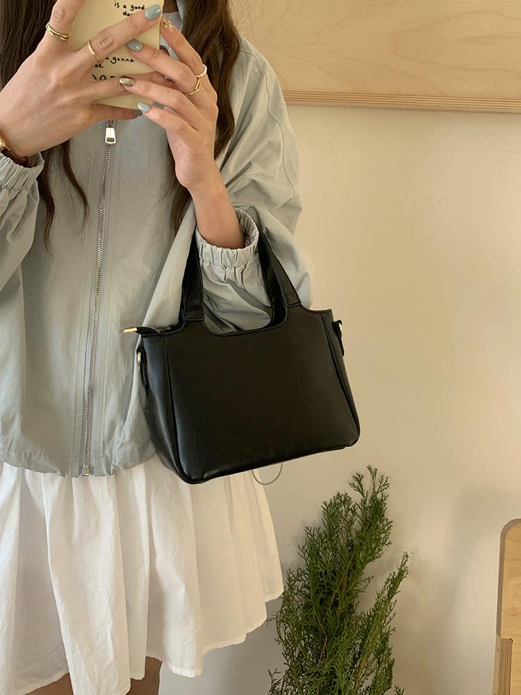 Летняя свежая и простая сумка-ведро для женщин 2025 новая однотонная дорожная наплечная сумка, ручная сумка-корзина для овощей кроссбоди b