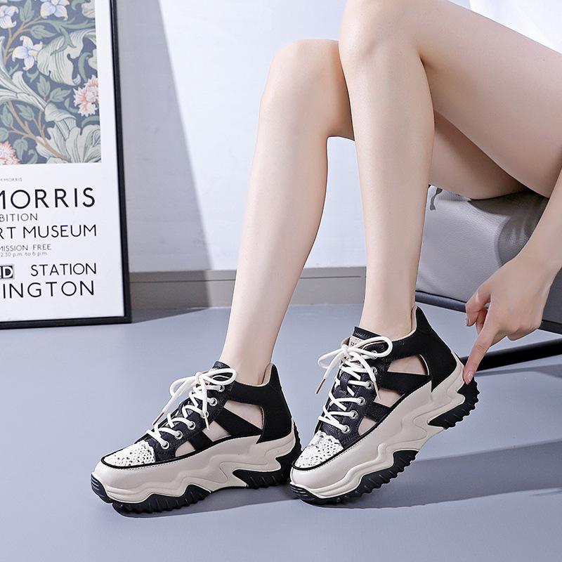 2023 летние новые модные маленькие белые туфли на полой подошве, женская корейская версия, студенческая повседневная обувь, туфли на платформе, туфли на платформе 306