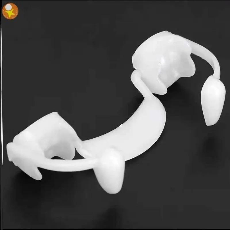 Персонаж вечеринки Одевание вампира Выдвижные зубы Хэллоуин Ролевая игра