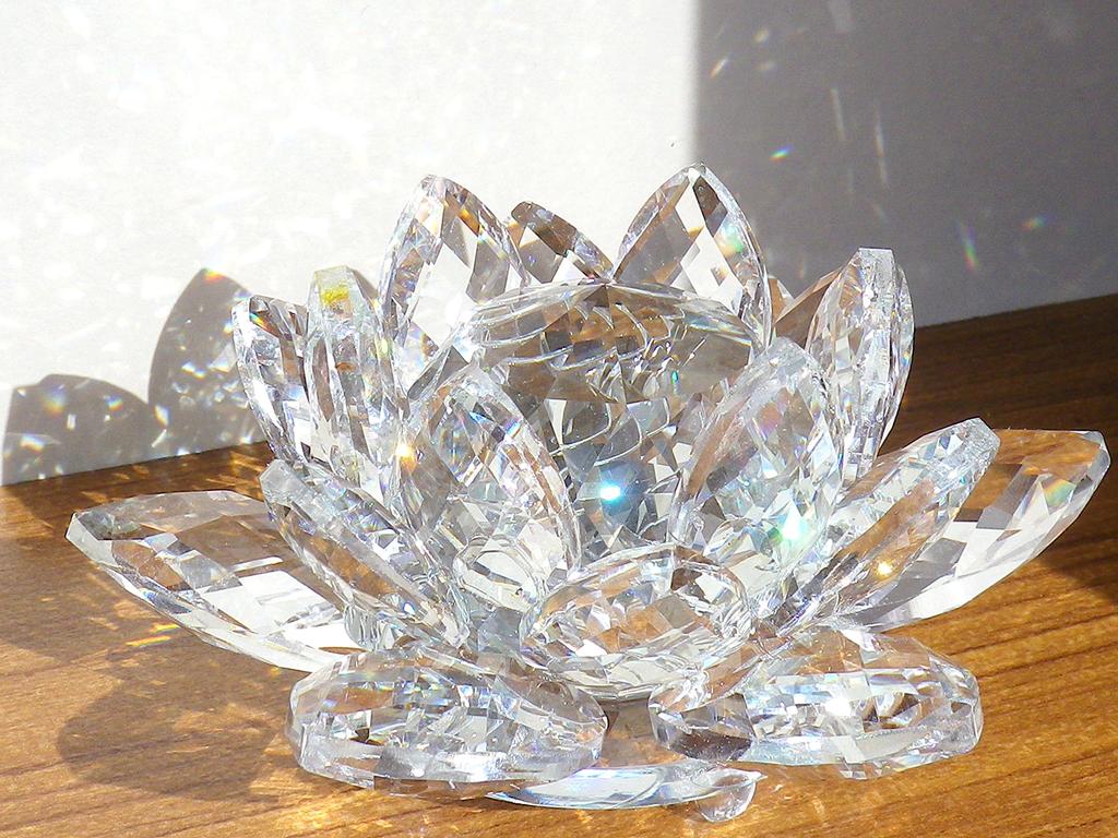 Lotus Flower Crystal Glass Figurine Interior Flower Lotus Feng Shui Good Luck Suncatcher (12cm)