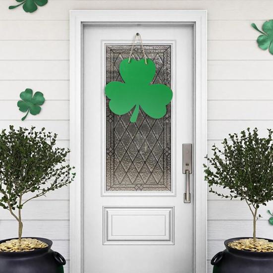 Wooden Clover Door Sign St. Patrick's Day Hanging Sign Front Door Shamrock Sign for Farmhouse Home Porch And Wall Decor