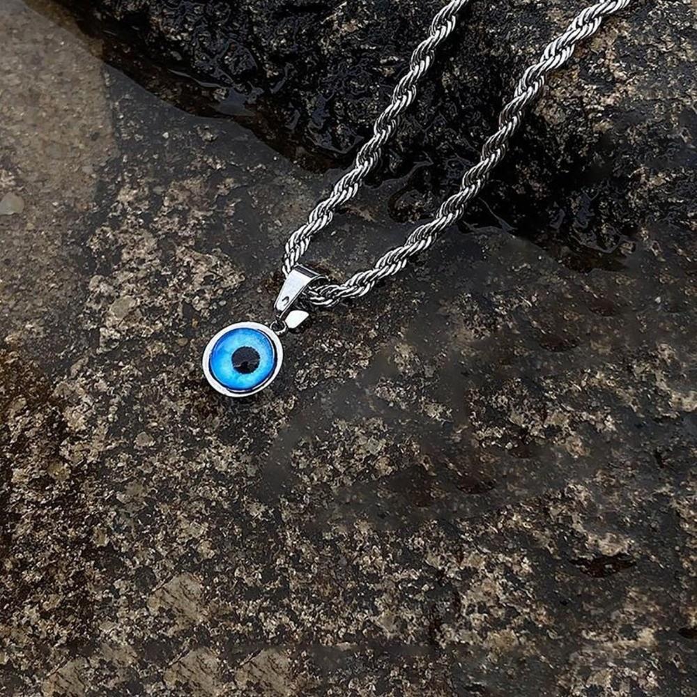 Retro Twisted Collarbone Choker Round Eye Pendant Chain Necklace Unique Demon Eye Necklace Unisex