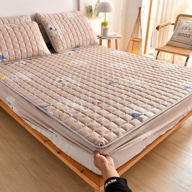 Quilted Bedspread Mattress Cover Printed Non Slip Mattress Protector Dust Cover Bedding Essentials