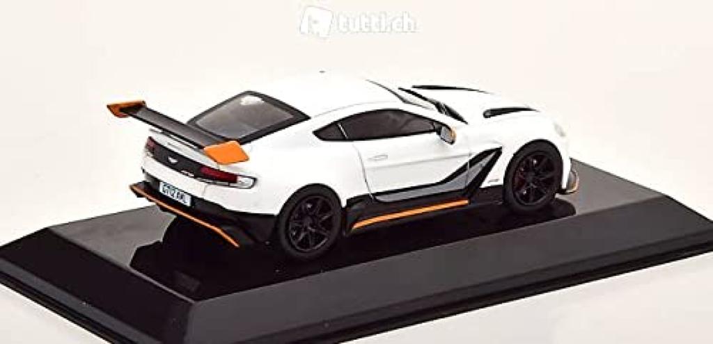 1/43 Aston Martin Vantage GT12 2015 Diecast Car