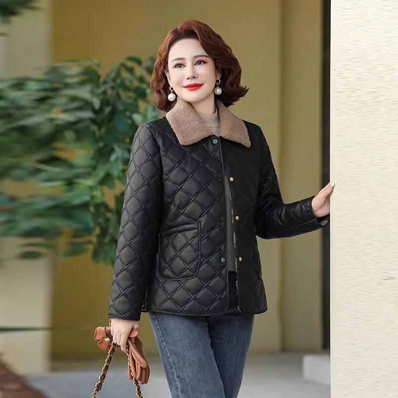 Женская зимняя куртка из искусственной кожи с подкладкой, модная куртка с подкладкой в западном стиле, теплая куртка с подкладкой из бархата для женщин среднего и пожилого возраста