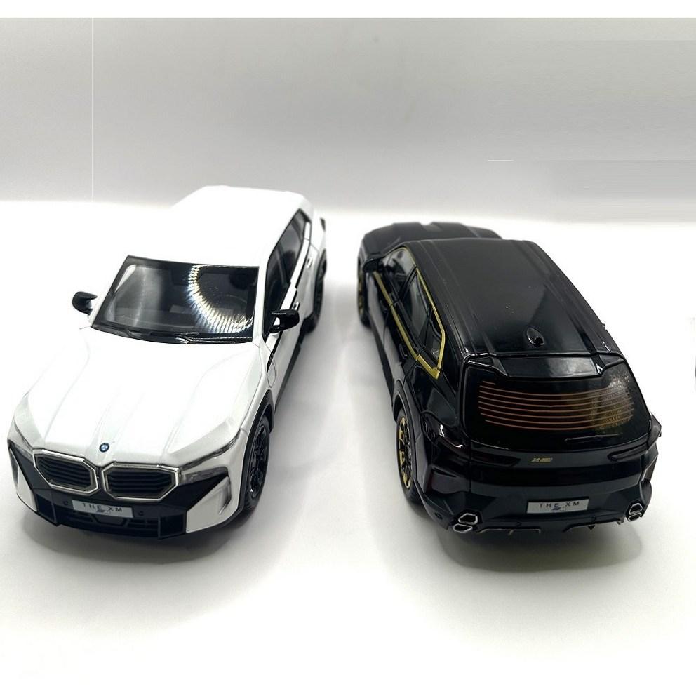 Premium BMW XM SUV 1:24 Scale Diecast Model Car - White Edition