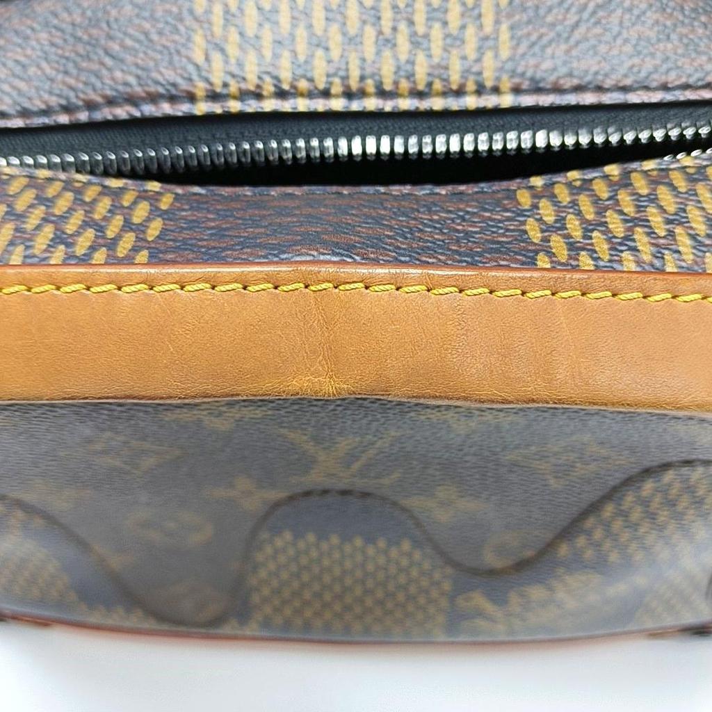 [Pre-Owned] X Nigo Collaboration Soft Trunk Chain Versatile Cool Zipper Coated Canvas Crossbody Bag - Fair #10UD4PC