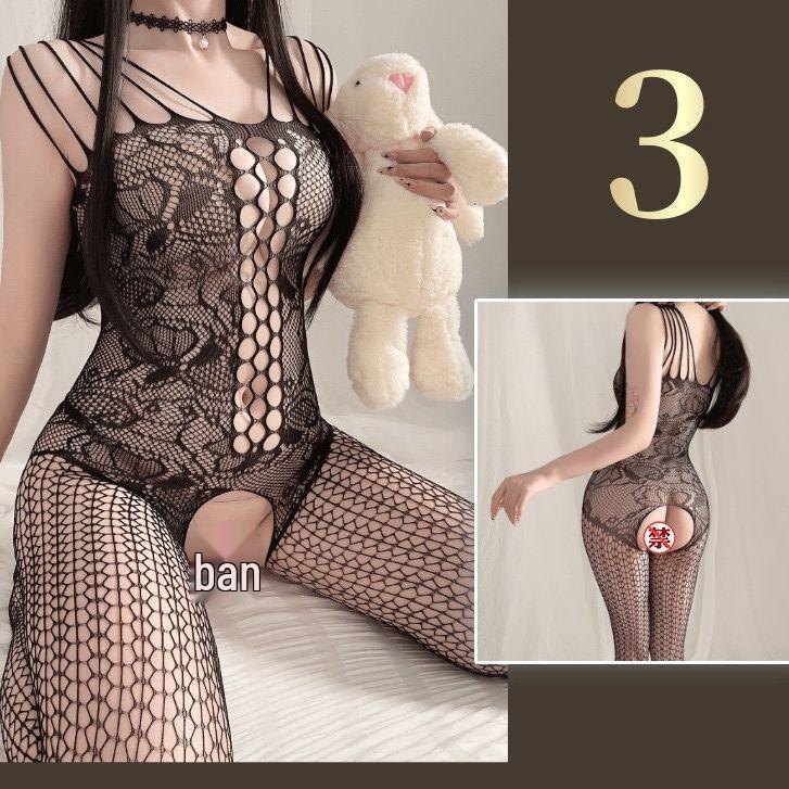 Комплект нижнего белья Temptation: Боди-сетка с открытой промежностью и чулками