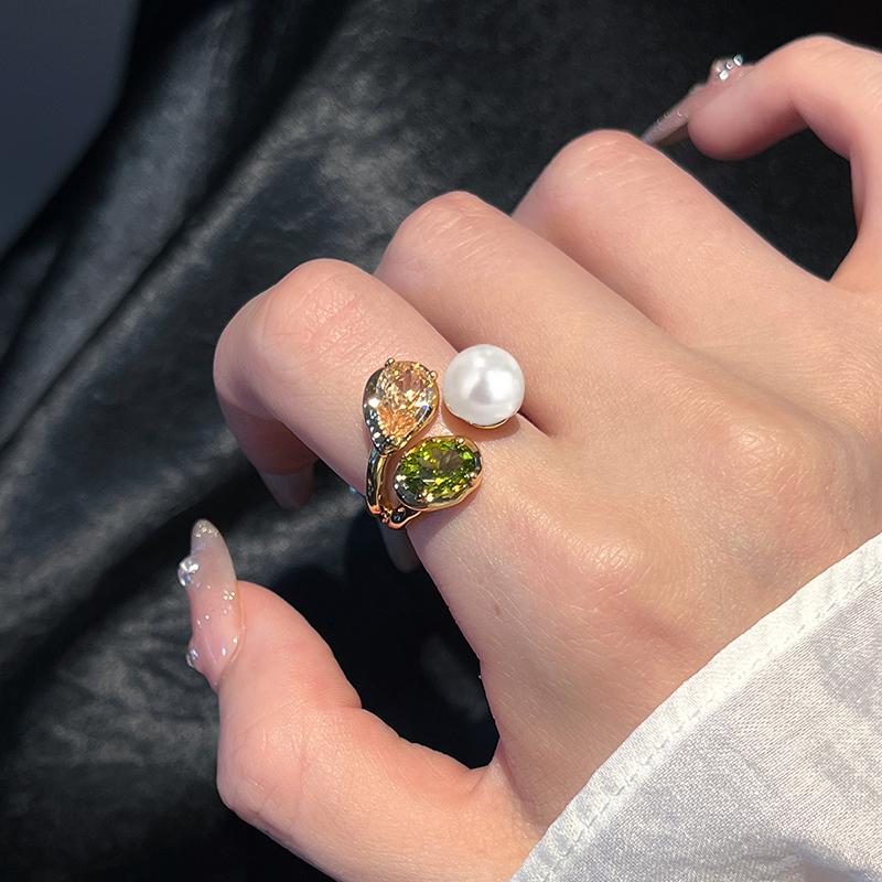 Luxurious Blocked Droplet Shaped Zircon Pearl Open Rings The Trendy Index Finger Accessory For Women in New Jewelry
